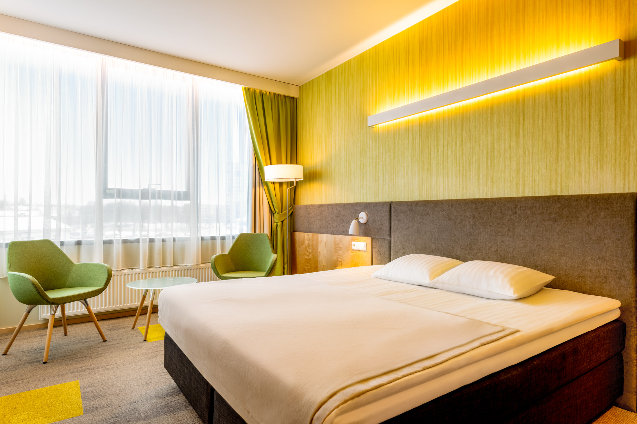Tartu Hotelli superior tuba kaheinimesevoodiga - stiilne hotelliuba Tartu kesklinnas